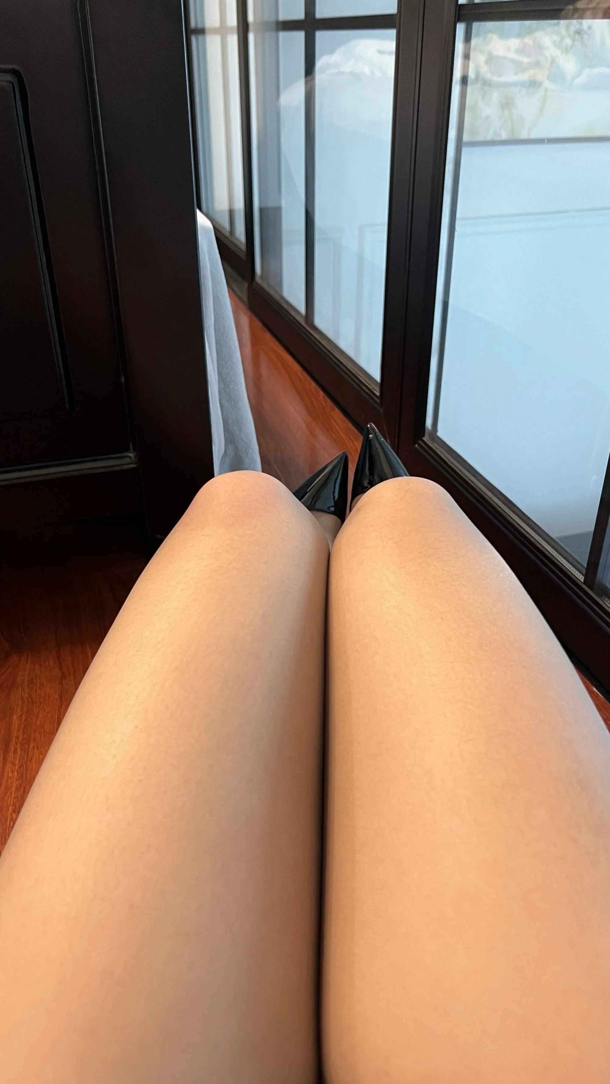 NO.034 陈大小姐-微密圈系列 – 灰色肉腿 [31P]插图1